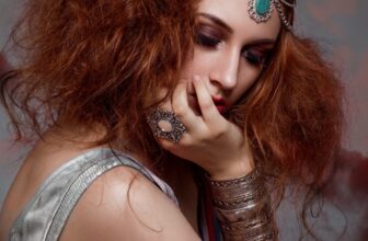 7 Rule Guide for Stacking Silver Jewelry Like an Alt Icon